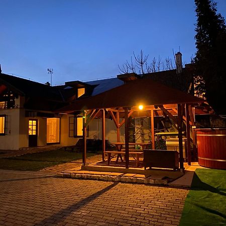 Berkenye Vendeghaz Hotel Balatonfured Bagian luar foto