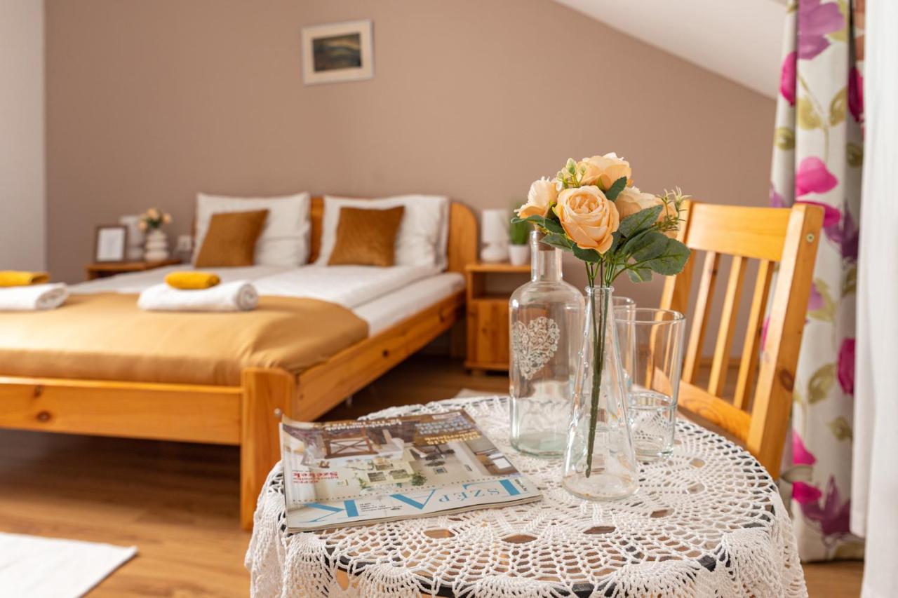 Berkenye Vendeghaz Hotel Balatonfured Bagian luar foto