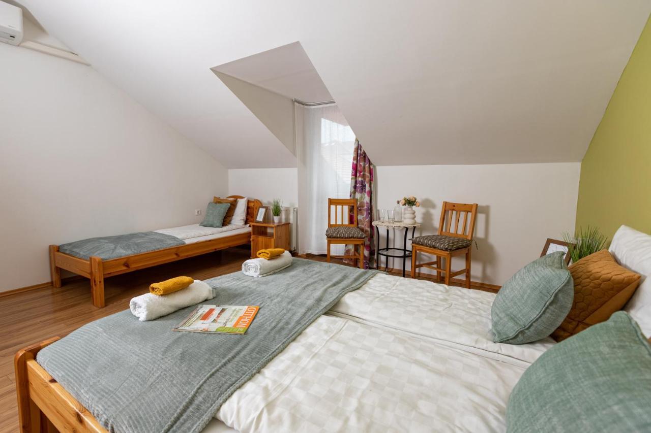 Berkenye Vendeghaz Hotel Balatonfured Bagian luar foto
