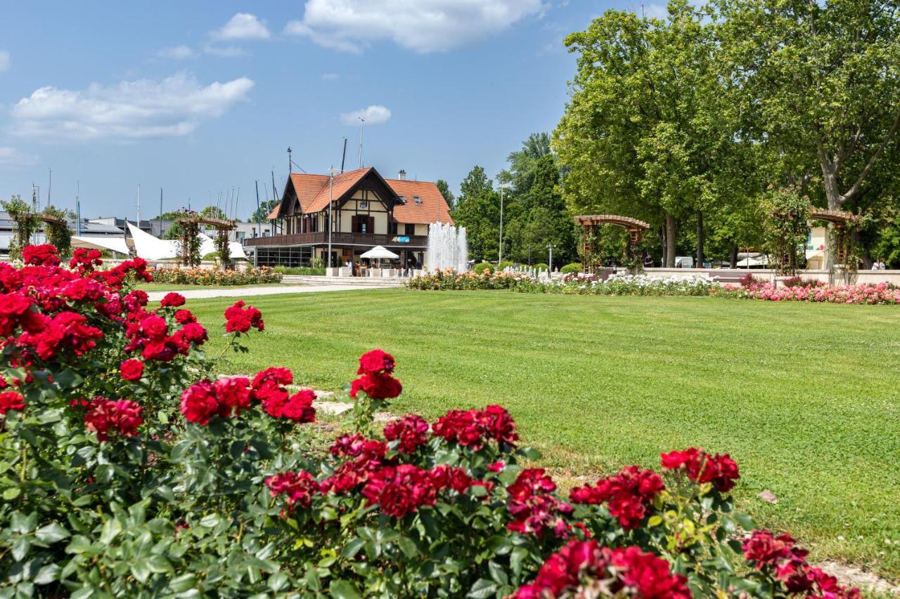 Berkenye Vendeghaz Hotel Balatonfured Bagian luar foto