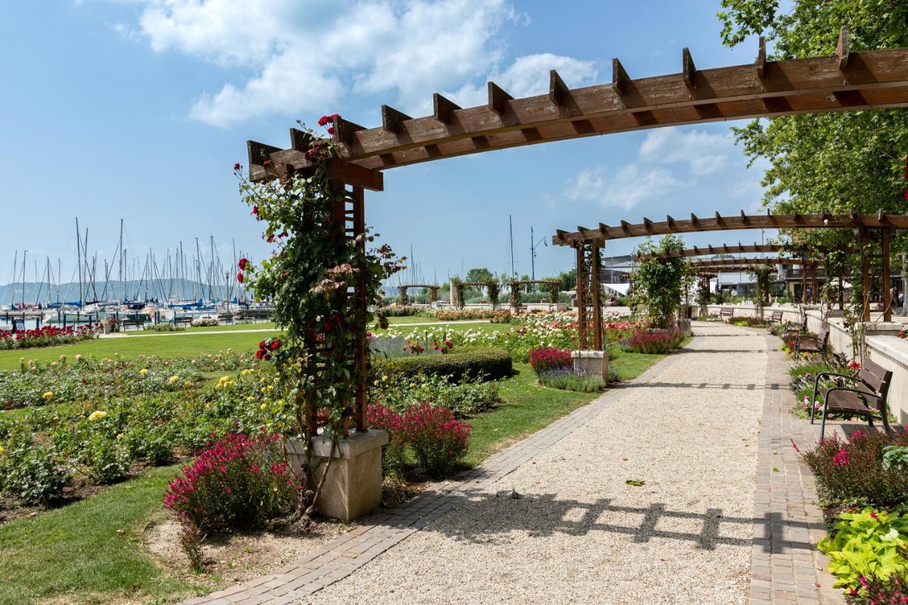Berkenye Vendeghaz Hotel Balatonfured Bagian luar foto