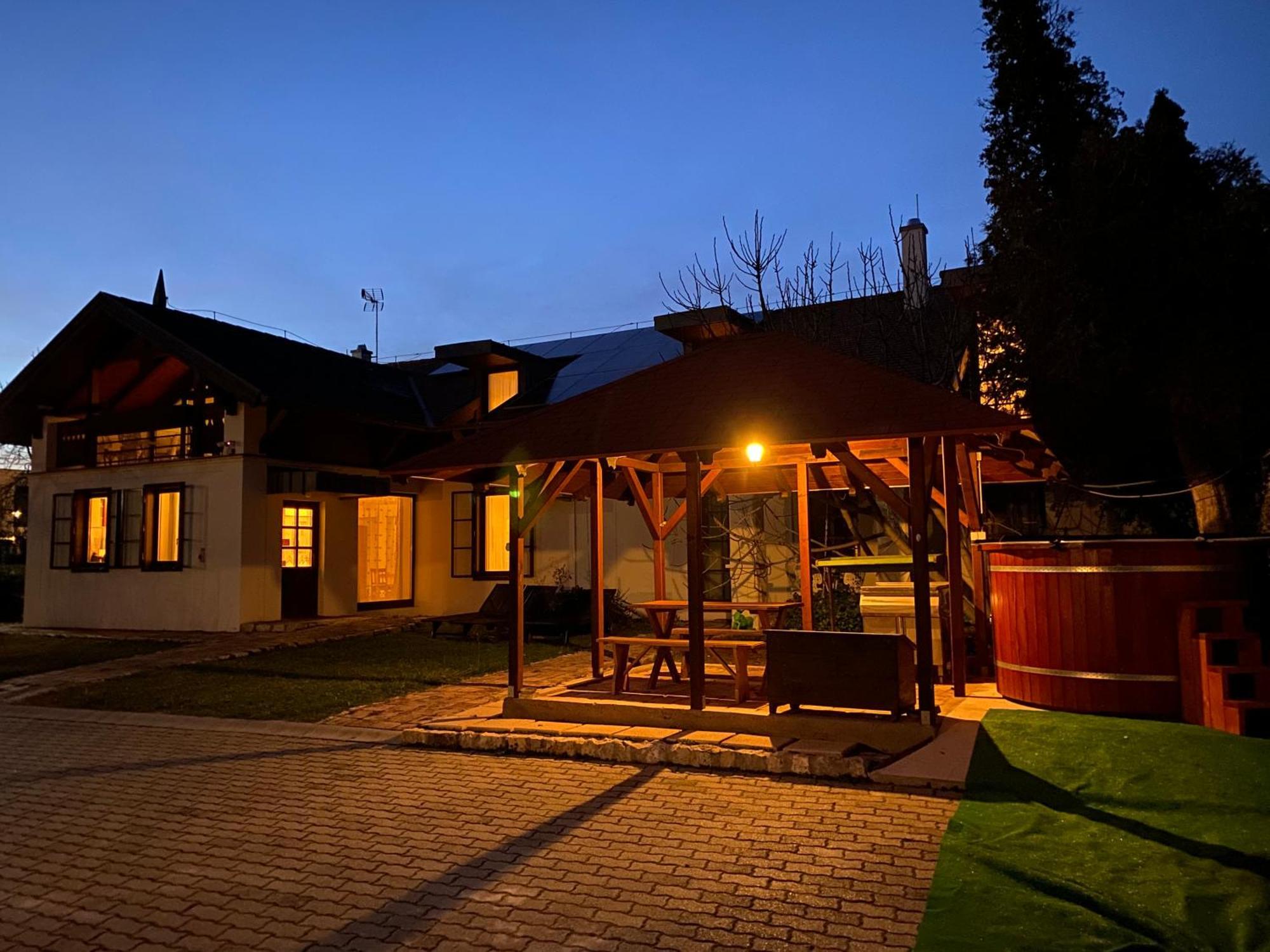 Berkenye Vendeghaz Hotel Balatonfured Bagian luar foto