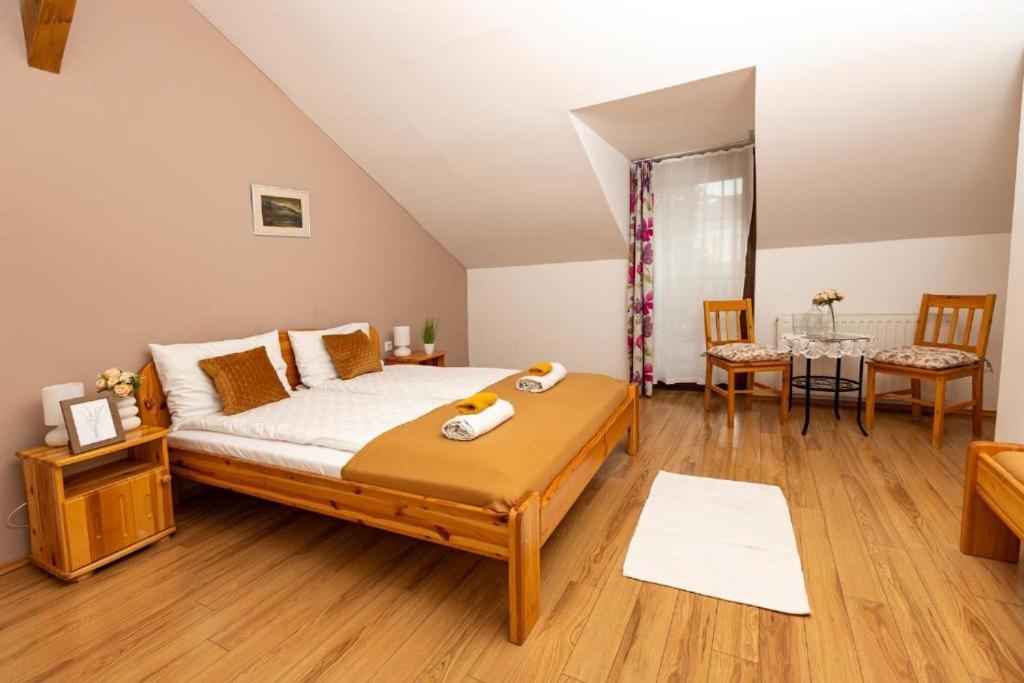 Berkenye Vendeghaz Hotel Balatonfured Bagian luar foto