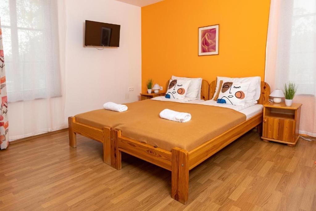 Berkenye Vendeghaz Hotel Balatonfured Bagian luar foto