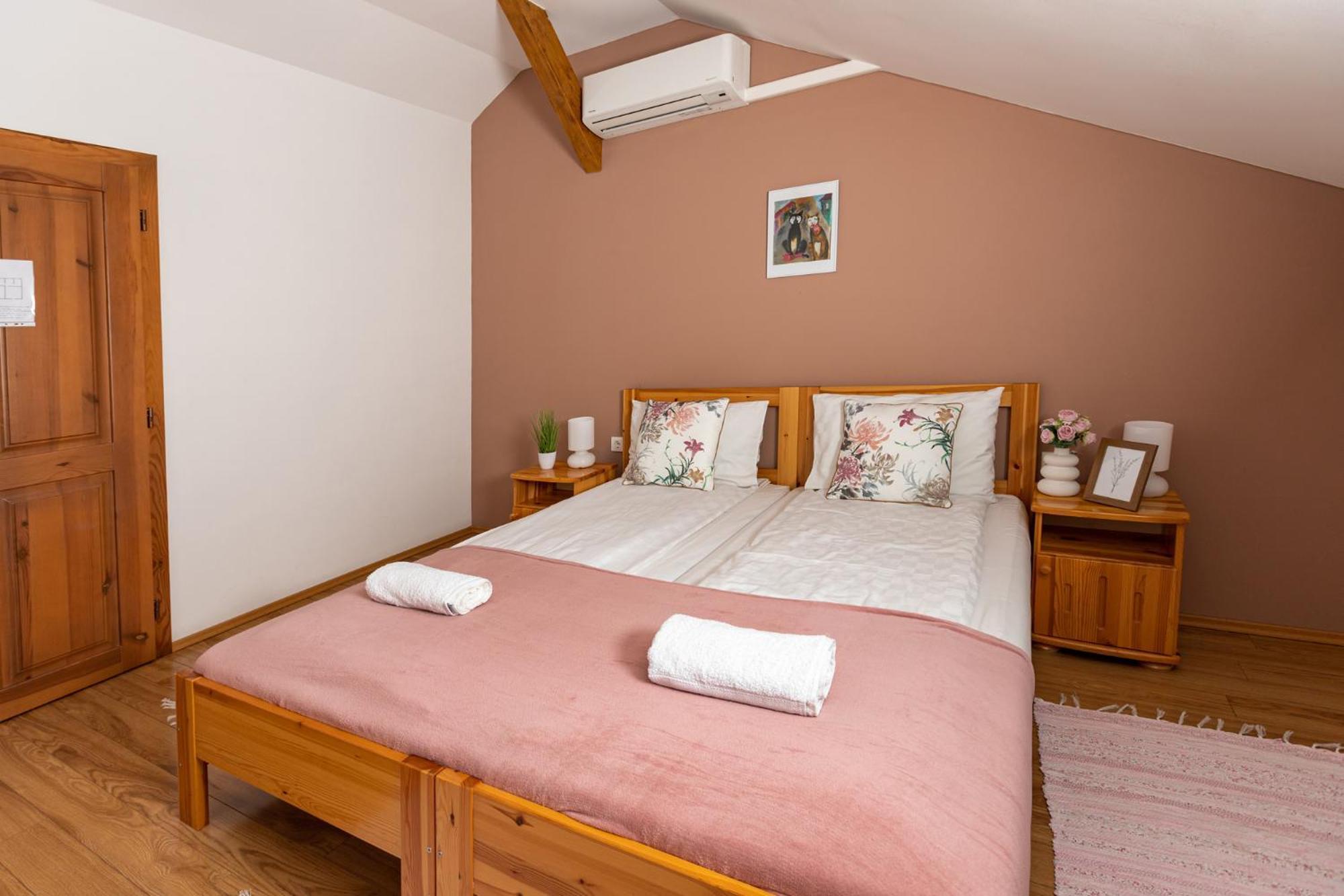 Berkenye Vendeghaz Hotel Balatonfured Bagian luar foto
