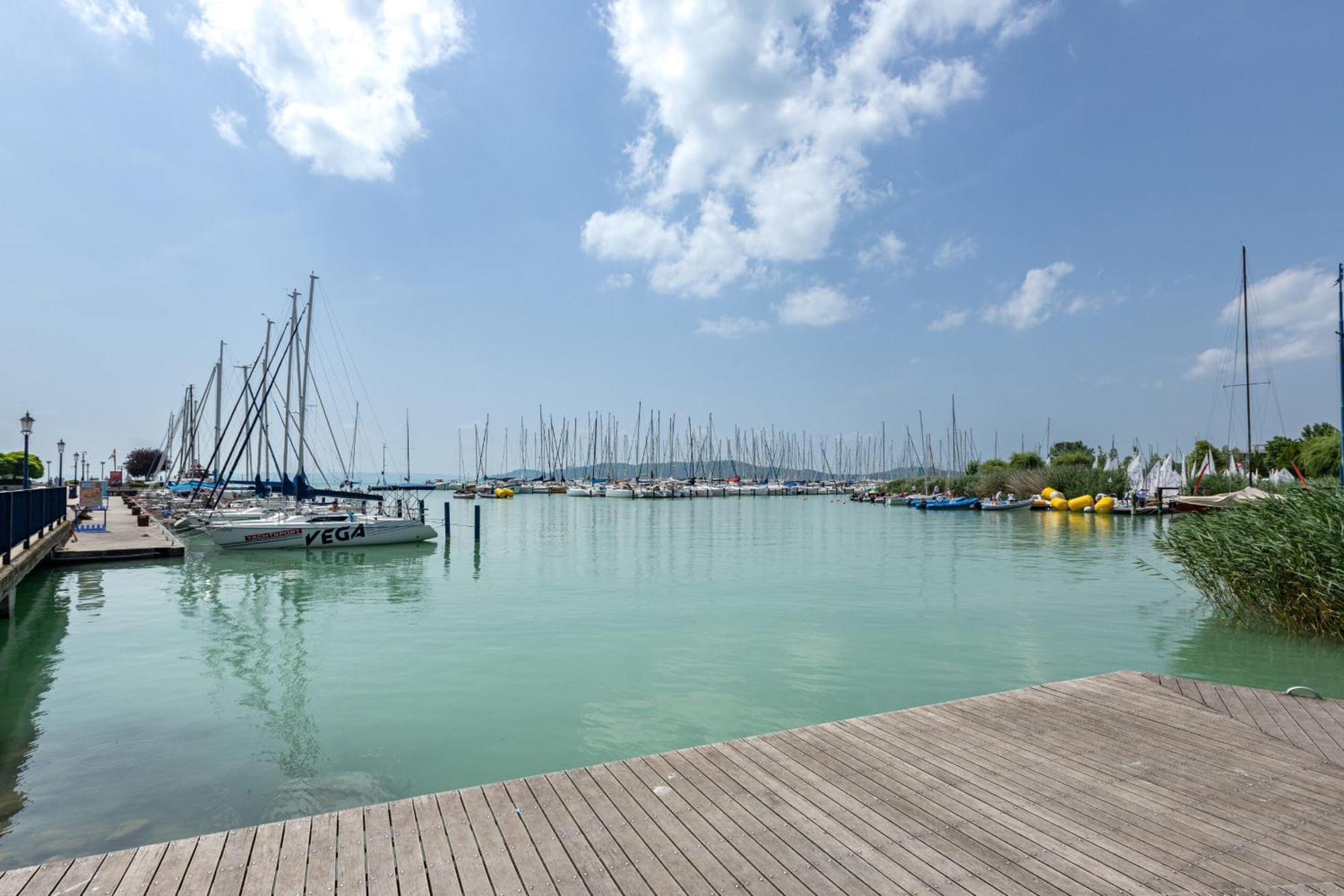 Berkenye Vendeghaz Hotel Balatonfured Bagian luar foto